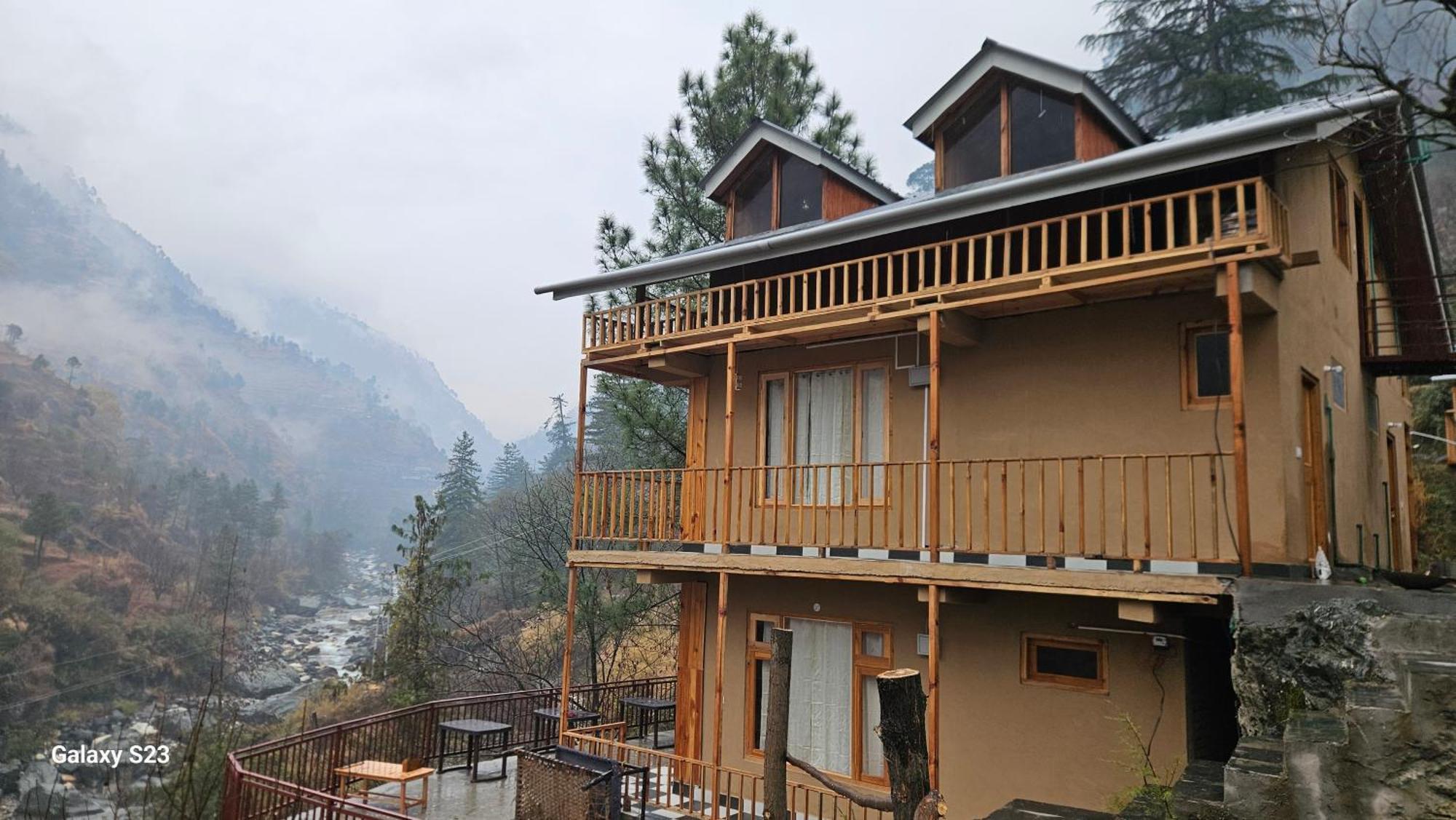 The Fiza Retreat Tirthan Banjār Esterno foto