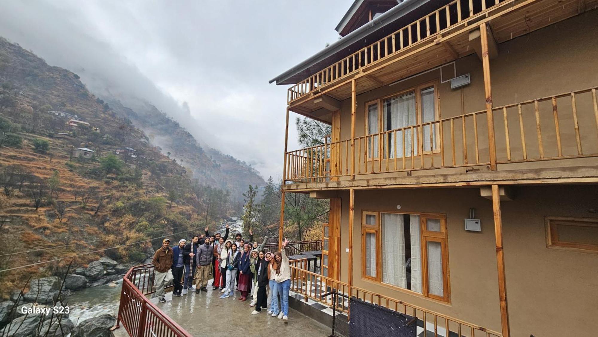 The Fiza Retreat Tirthan Banjār Esterno foto