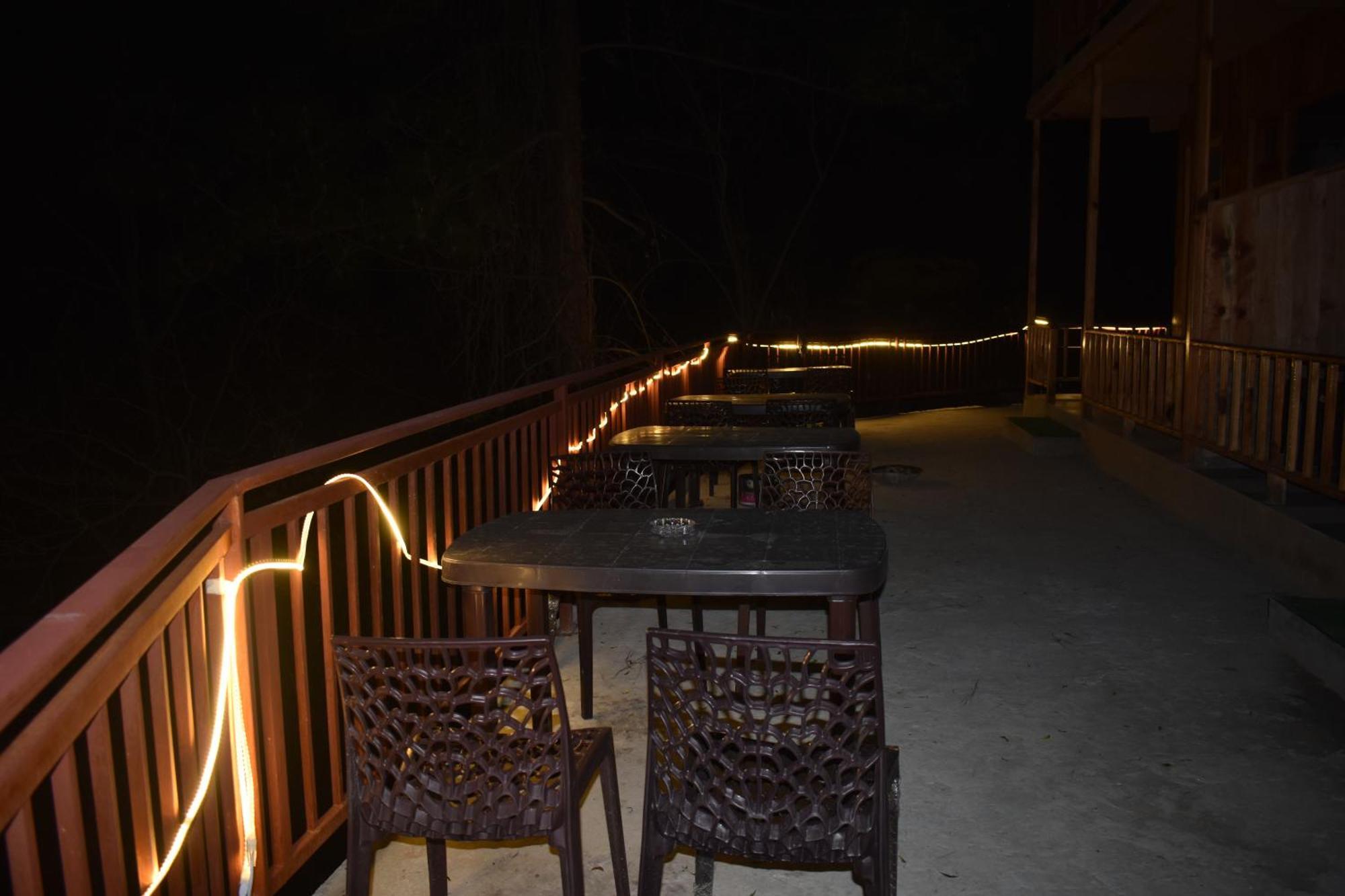 The Fiza Retreat Tirthan Banjār Esterno foto