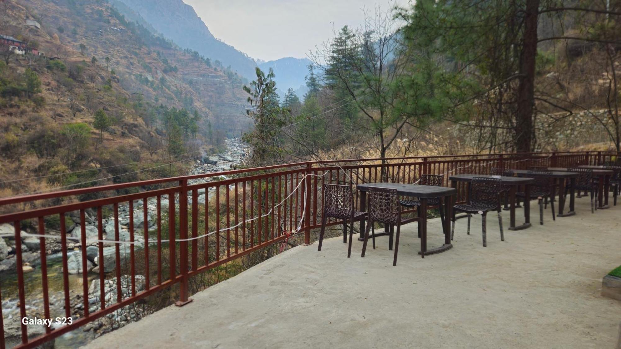 The Fiza Retreat Tirthan Banjār Esterno foto