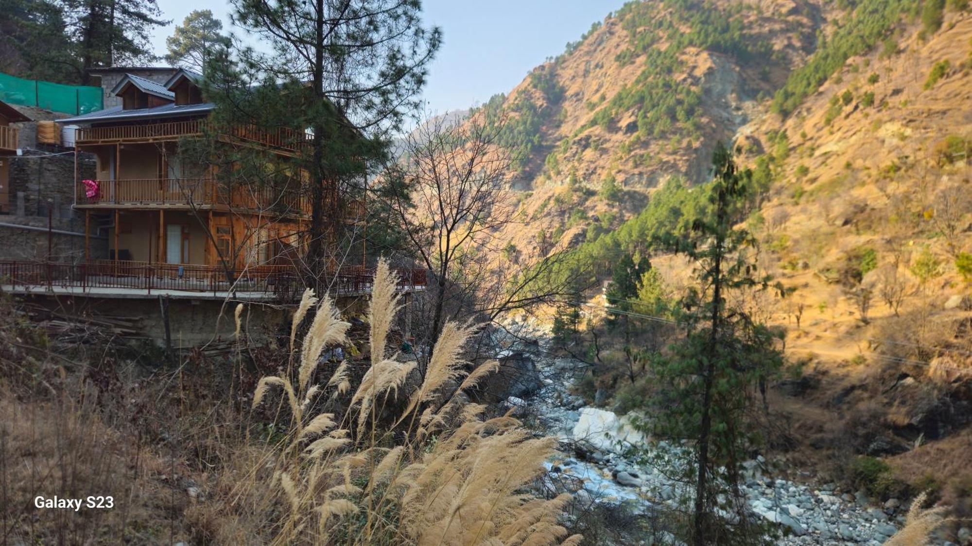 The Fiza Retreat Tirthan Banjār Esterno foto