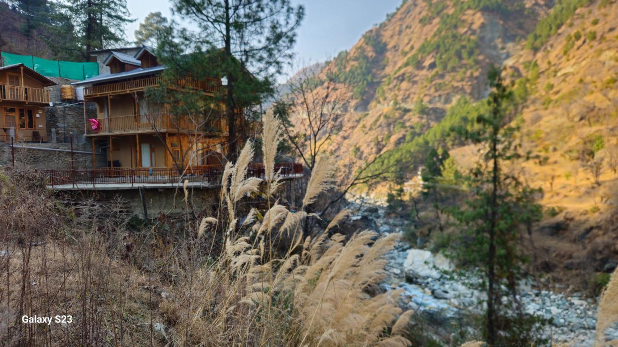 The Fiza Retreat Tirthan Banjār Esterno foto
