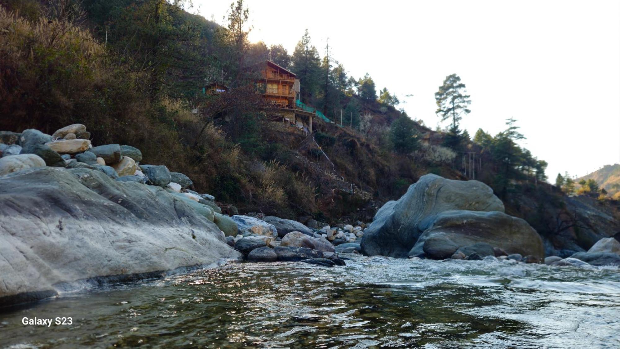 The Fiza Retreat Tirthan Banjār Esterno foto